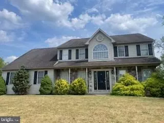 106 Highland Ct, Douglassville, PA 19518