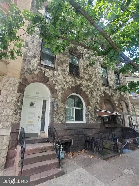 38 N 11th St, Reading, PA 19601