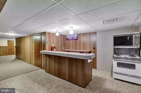 Entry Way - 1076 Freemansville Rd, Reading, PA 19607 photo 3 of 4