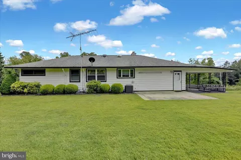 Exterior - 1076 Freemansville Rd, Reading, PA 19607 photo 2 of 8
