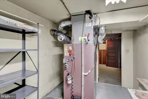 Entry Way - 1076 Freemansville Rd, Reading, PA 19607 photo 4 of 4