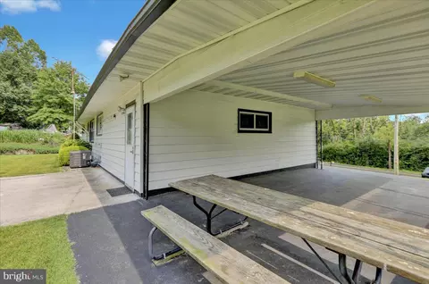 Exterior - 1076 Freemansville Rd, Reading, PA 19607 photo 6 of 8