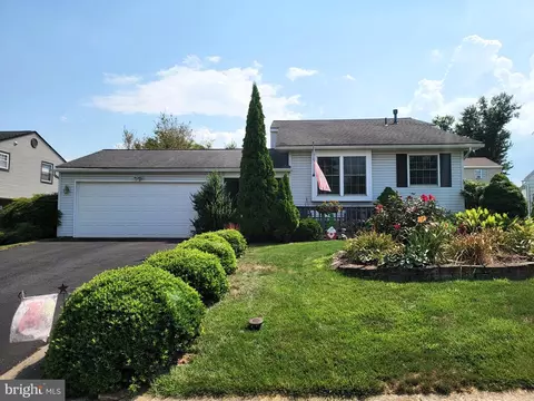 5002 Elderberry Dr, Reading, PA 19606
