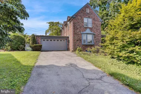 Exterior - 1502 Bern St, Reading, PA 19604 photo 2 of 5