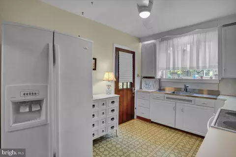 Kitchen - 1502 Bern St, Reading, PA 19604 photo 1 of 2