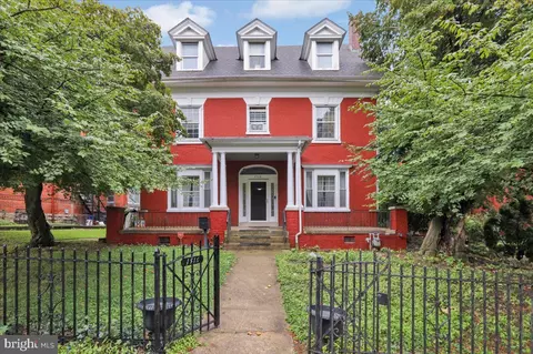 1516 Mineral Spring Rd, Reading, PA 19602