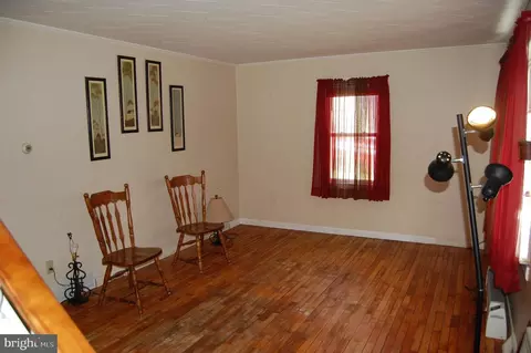 Living - 230 Walnut Rd, Reading, PA 19606 photo 1 of 3