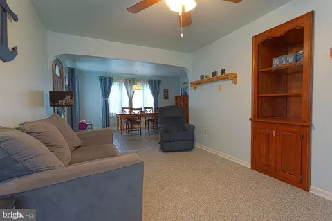 724 Milford Ave, Reading, PA 19607 photo 9