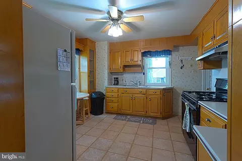 724 Milford Ave, Reading, PA 19607 photo 13