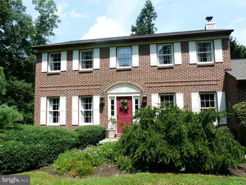 5060 Valley View Rd, Mohnton, PA 19540