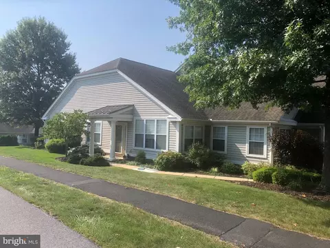301 Oak Hill Ln, Reading, PA 19610