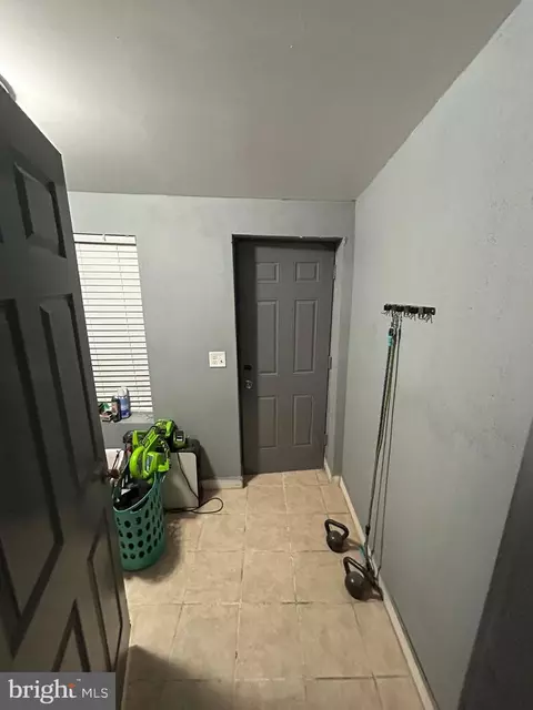 Entry Way - 310 Cedar St, Reading, PA 19601 photo 1 of 2