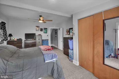 Bedroom - 142 Washington St, Reading, PA 19607 photo 2 of 2