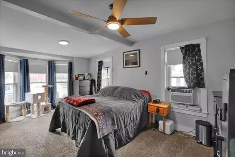 Bedroom - 142 Washington St, Reading, PA 19607 photo 1 of 2