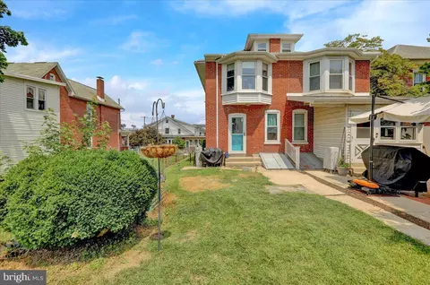 Exterior - 142 Washington St, Reading, PA 19607 photo 3 of 5