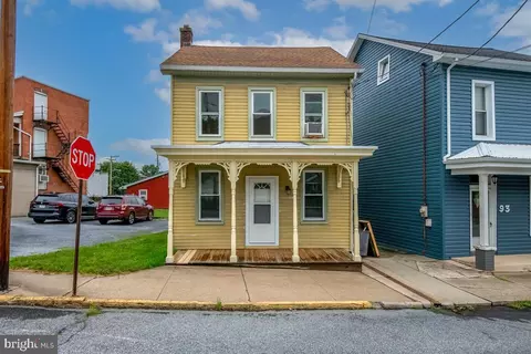 91 E Penn St, Lenhartsville, PA 19534