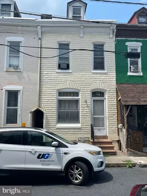 722 Moss St, Reading, PA 19604