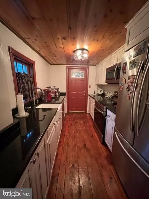 Entry Way - 821 Sheerlund Rd, Reading, PA 19607 photo 1 of 2