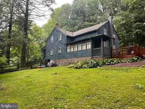 Exterior - 821 Sheerlund Rd, Reading, PA 19607 photo 5 of 5