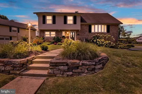 1300 Whitfield Blvd, Reading, PA 19609