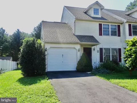 97 S Wayne St, Robesonia, PA 19551