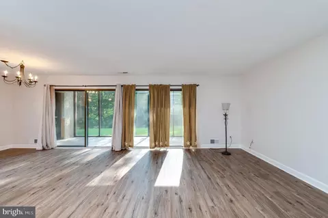 Living - 49 A Muirfield Dr, Reading, PA 19607 photo 2 of 5