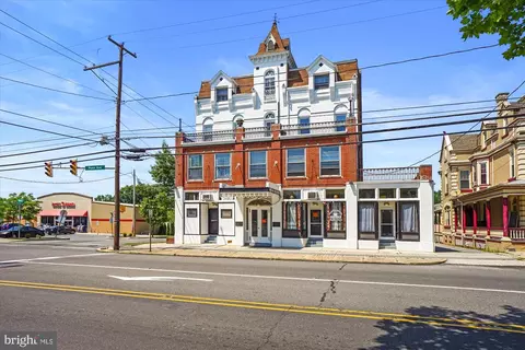 5 E Penn Ave, Wernersville, PA 19565