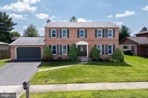 1557 Singer Rd, Wyomissing, PA 19610