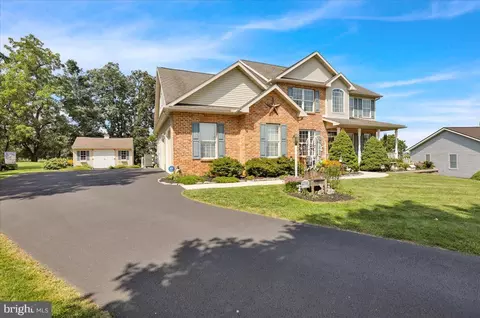 129 Roja Ln, Mertztown, PA 19539
