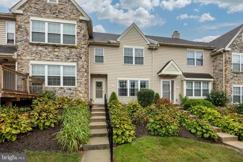 35 Wexford Ct, Morgantown, PA 19543