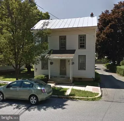 110 N Robeson St, Robesonia, PA 19551