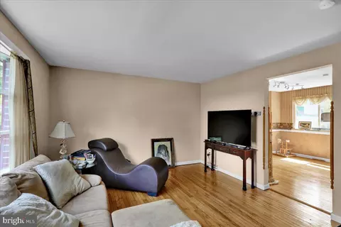 910 N 7th St, Wyomissing, PA 19610 photo 5