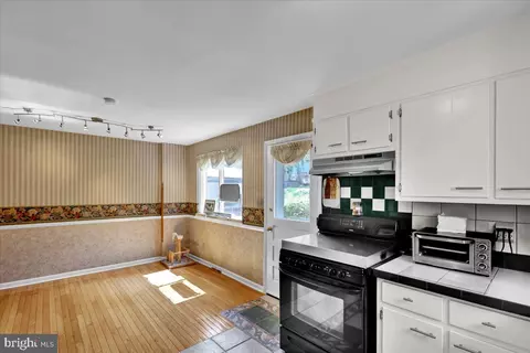 910 N 7th St, Wyomissing, PA 19610 photo 10