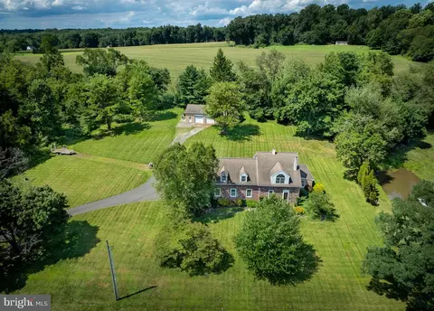 1776 Hopewell Rd, Elverson, PA 19520