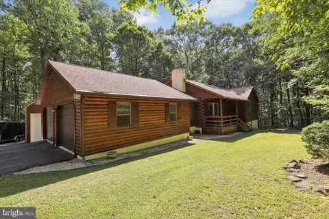 100 Rock Ridge Rd, Morgantown, PA 19543