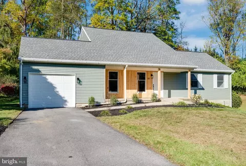 10 Matthew Dr, Reading, PA 19608 photo 3