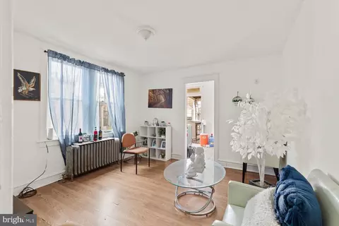 1041 Buttonwood St, Reading, PA 19604