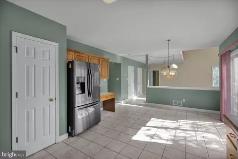 Entry Way - 10 Virginia Ave, Sinking Spring, PA 19608 photo 2 of 5