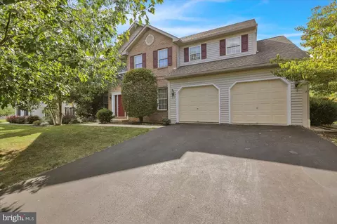 Exterior - 10 Virginia Ave, Sinking Spring, PA 19608 photo 2 of 7