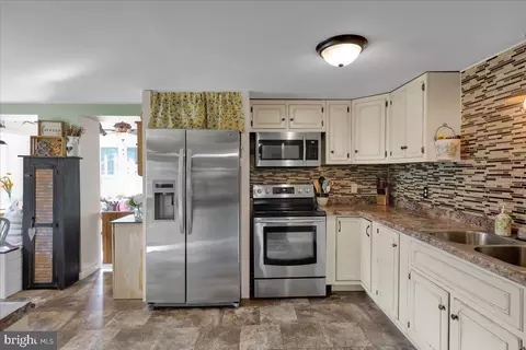 154 Water St, Oley, PA 19547 photo 18