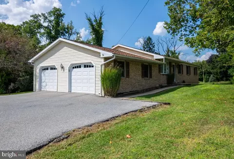3 S Riverside Dr, Reading, PA 19605 photo 3