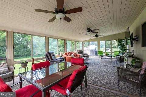 3 S Riverside Dr, Reading, PA 19605 photo 14
