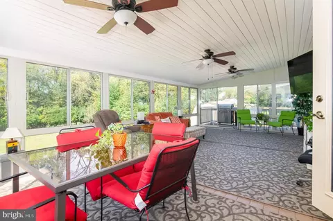 3 S Riverside Dr, Reading, PA 19605 photo 18