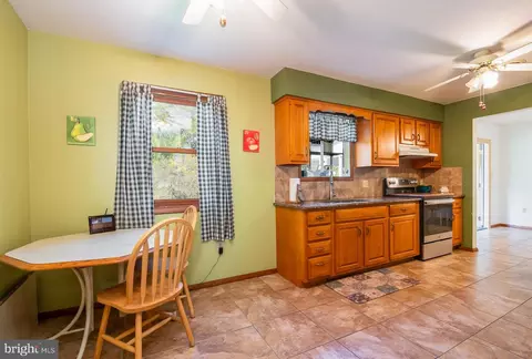 3 S Riverside Dr, Reading, PA 19605 photo 7