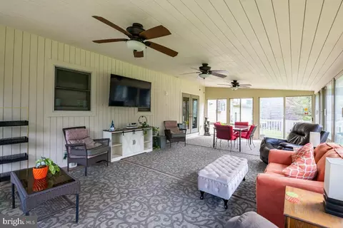 3 S Riverside Dr, Reading, PA 19605 photo 16