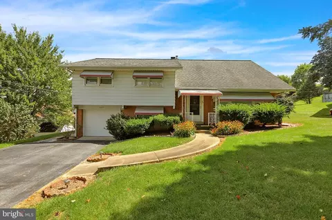 505 Kutz Ct, Reading, PA 19609