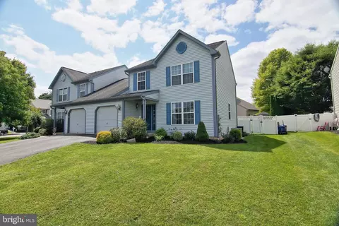 22 Ontario Dr, Reading, PA 19608