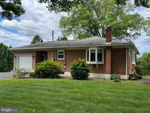 1100 Whitner Rd, Reading, PA 19605