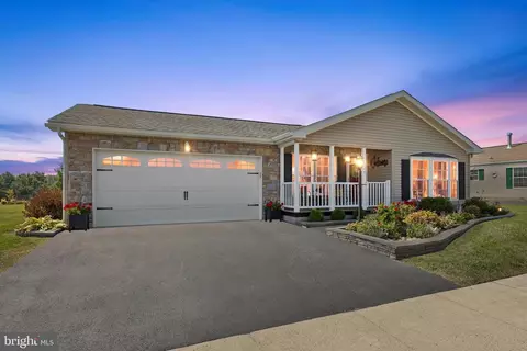 148 Random Rd, Douglassville, PA 19518