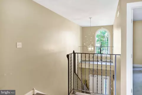 Entry Way - 151 N Cacoosing Dr, Reading, PA 19608 photo 3 of 4